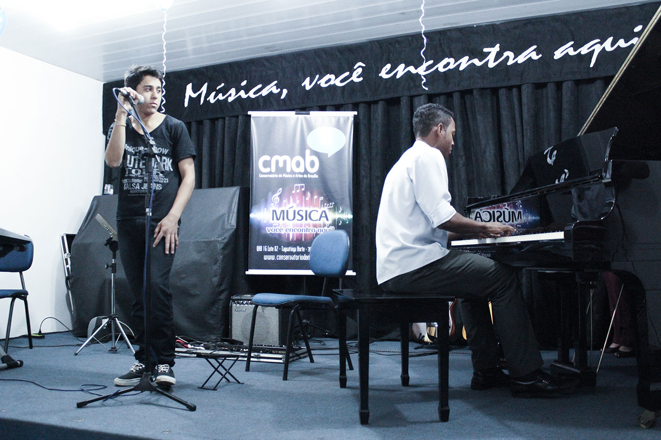 Gabriel Benigno de A. Ribeiro (Canto) <br> e Amauri Balbino (Piano) - 22/67