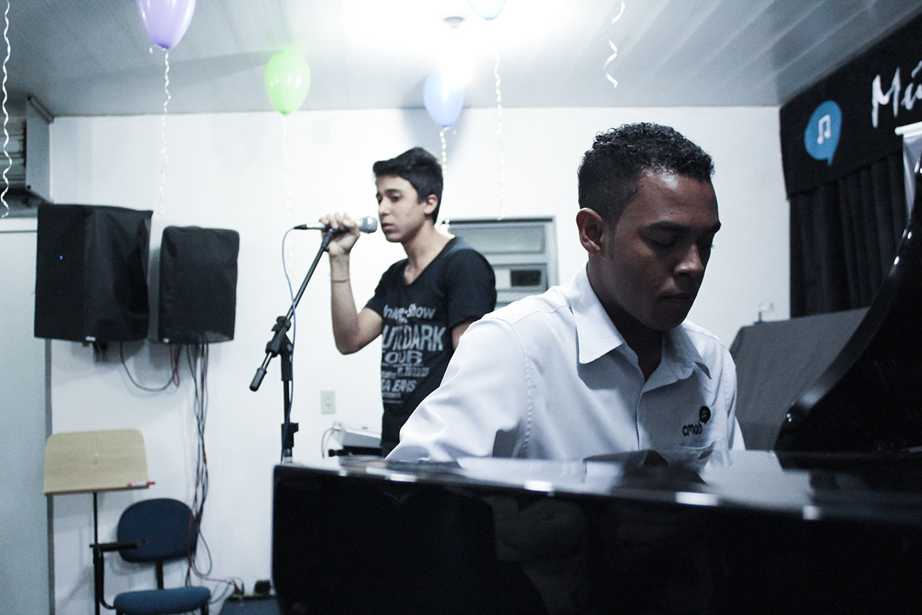 Gabriel Benigno de A. Ribeiro (Canto) <br> e Amauri Balbino (Piano) - 25/67