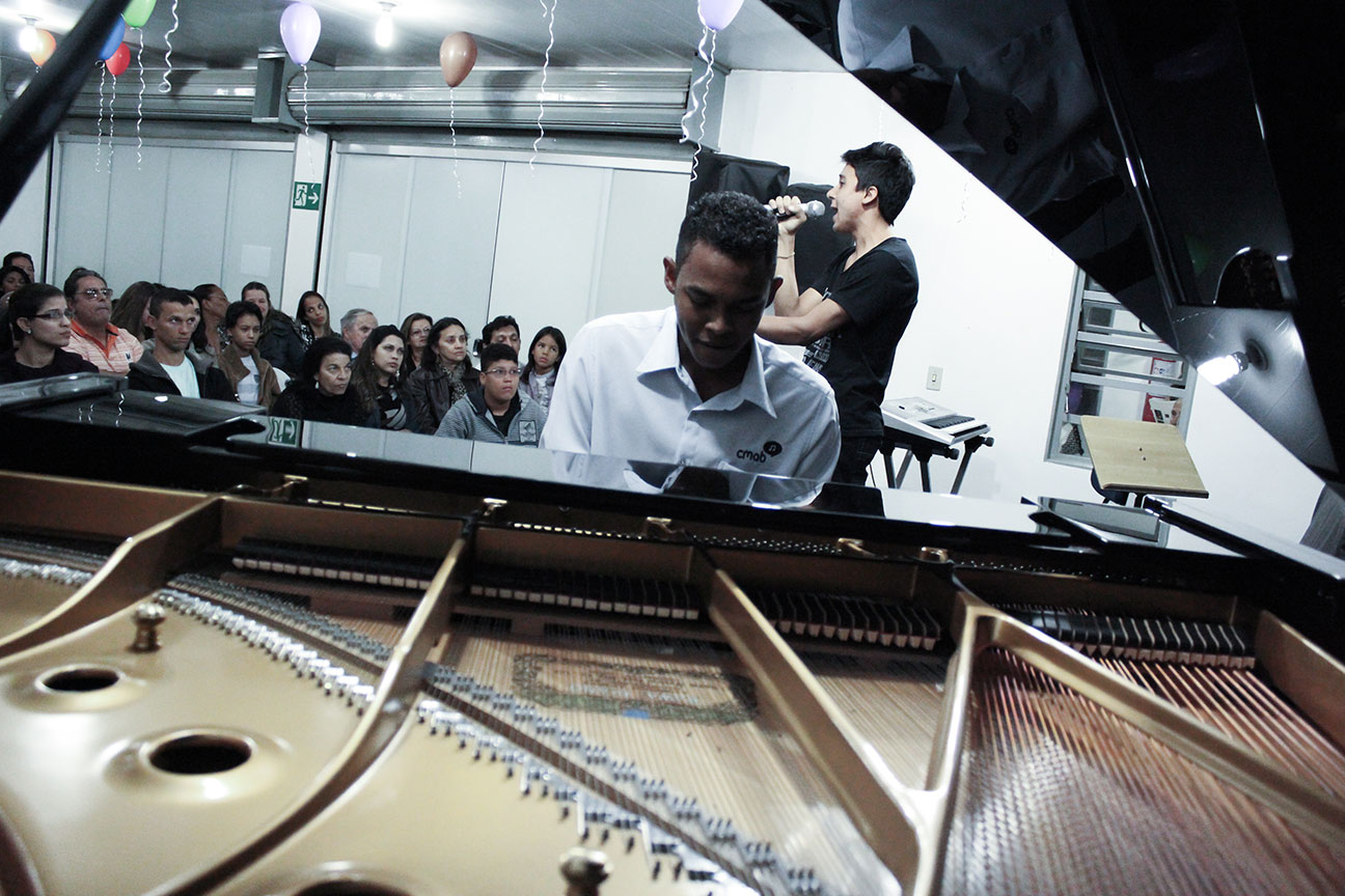 Gabriel Benigno de A. Ribeiro (Canto) <br> e Amauri Balbino (Piano) - 26/67