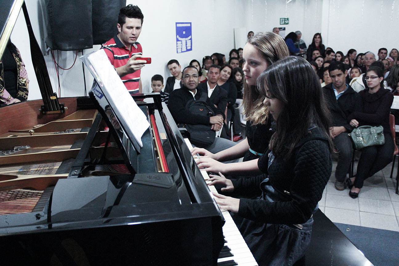 Anna Beatriz de A. Ribeiro (Piano) <br> e Rebeca Nascimento Silva (Piano) - 28/67
