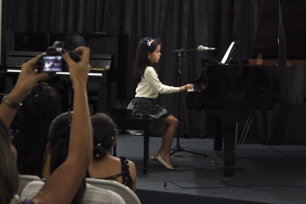 Luiza Martins Pires (Piano) - 01/69
