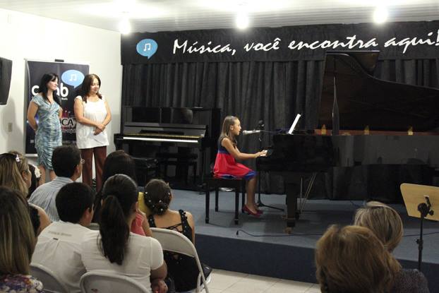 Júlia Cunha Torga (Piano/Canto) - 07/69